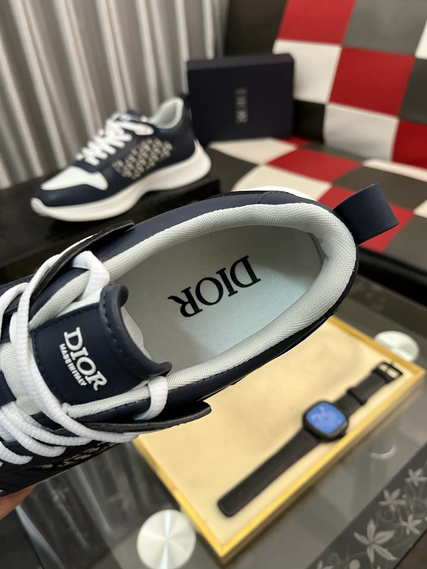 Men's shoes💰: 380⌚️⌚️[Dior] Dior's new men's genuine leather casual shoes, the highest version on the market, any comparison is welcome🆚! The original leather has excellent texture and is super high-end! Fetal sheep net lining imported from Italy, removable pad! Luxurious materials and fine workmanship, highly recommended! Code number: 38-445️⃣Colors available